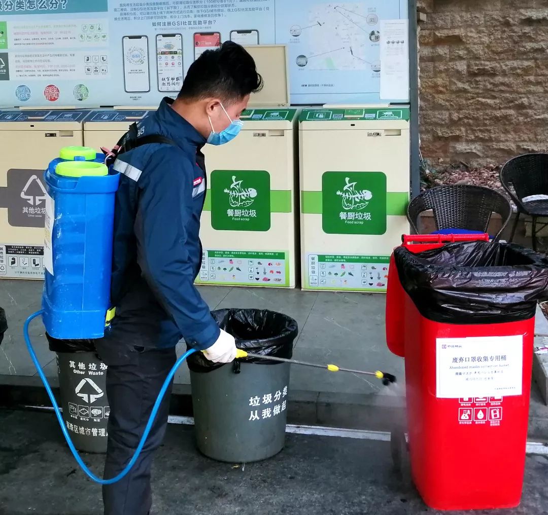 志愿者入户帮残疾人打扫服务活动,跑腿工作地推