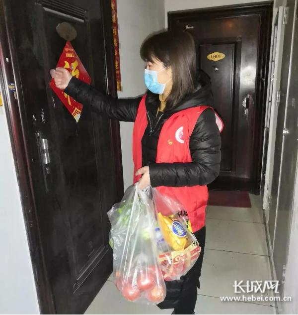 三河市富贵园社区*党**支部书记王建秋:“抗击疫情不辱使命”