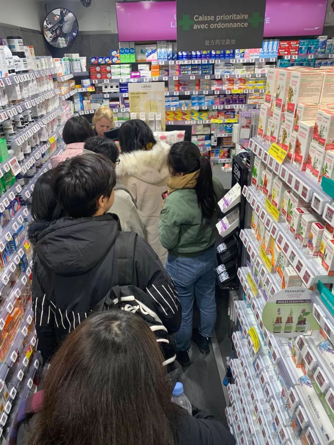 外国抢口罩吗,美国到处抢口罩