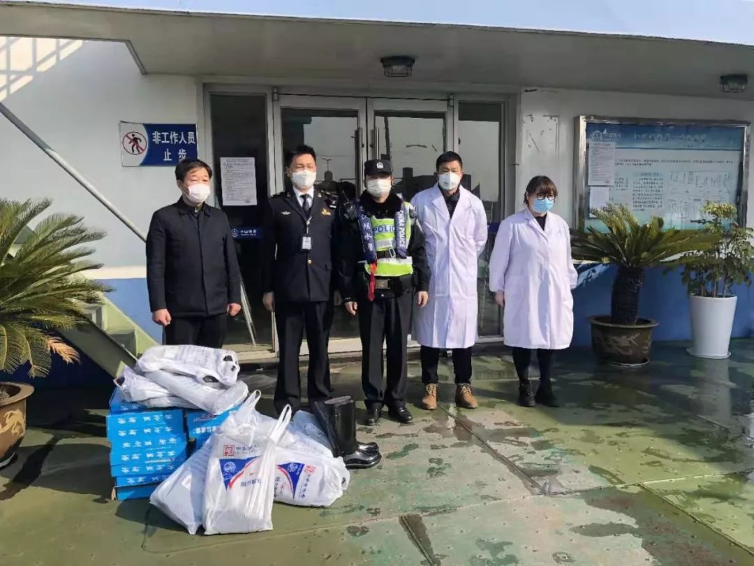 联防联控众志成城筑牢抗疫防线 (众志成城战疫情联防联控保平安)