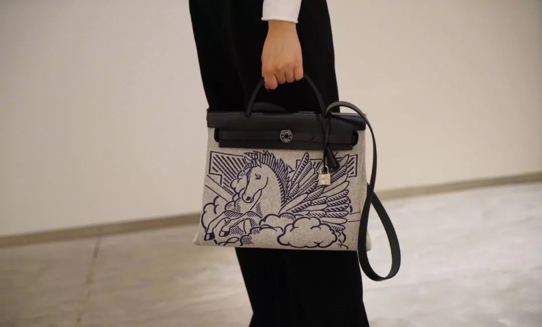 出门后想做的第一件事：买它