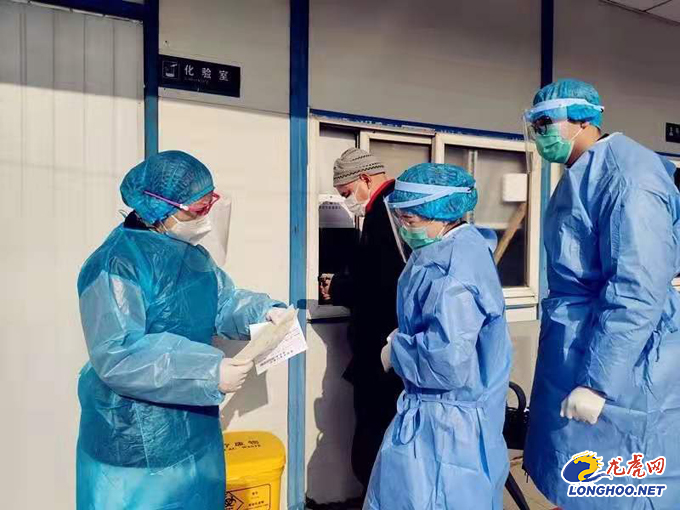 暖炸！300杯热奶茶送给医护人员！还有手绘寄语