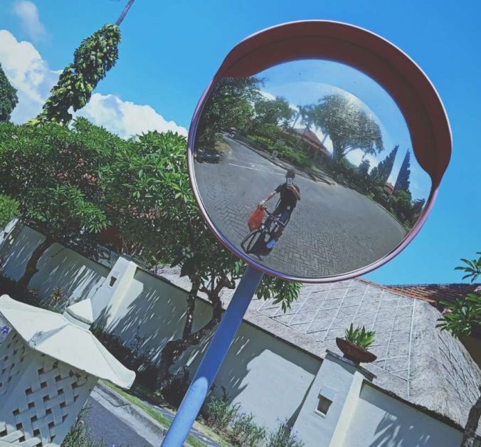 24小时内要找齐8500只口罩!杭州90后小哥骑遍巴厘岛!朋友圈看哭了