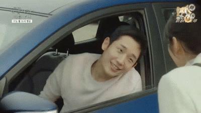 萧亚轩姐姐michelle,萧亚轩相差16岁的姐弟恋