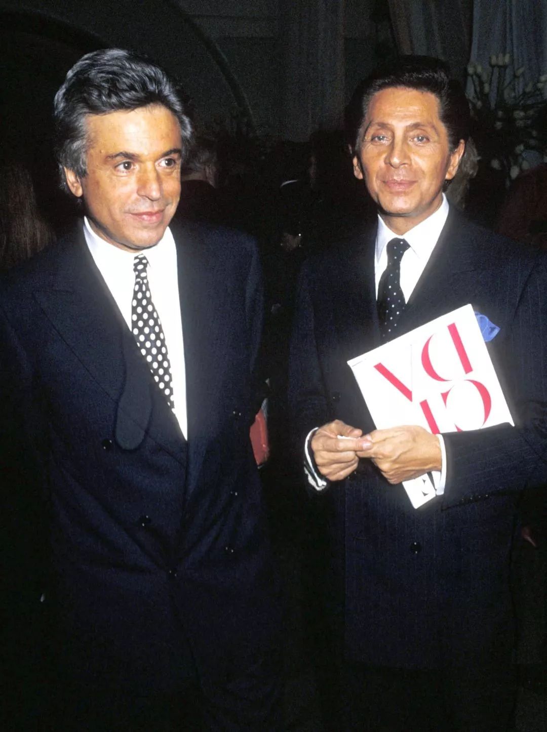 知道你们无聊,于是请来这些时装大师,陪你们一起宅在家中