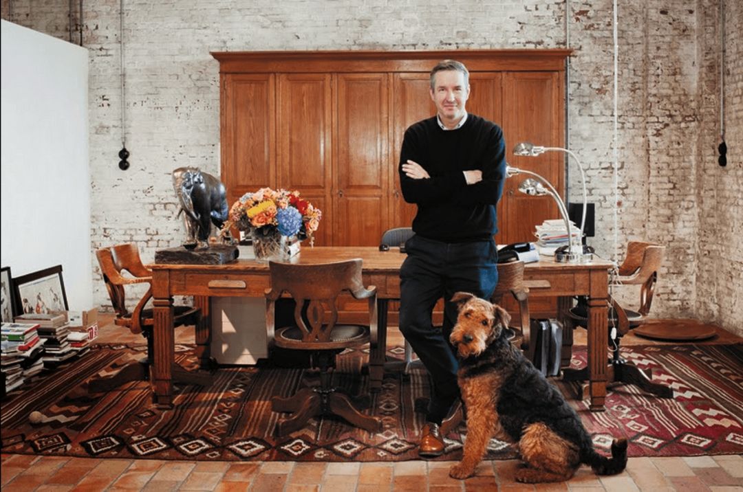 知道你们无聊,于是请来这些时装大师,陪你们一起宅在家中