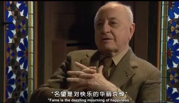 知道你们无聊,于是请来这些时装大师,陪你们一起宅在家中