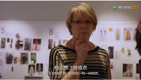 知道你们无聊,于是请来这些时装大师,陪你们一起宅在家中