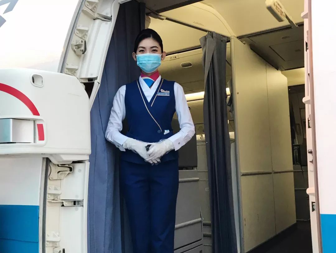 蓝天逆行者：WeAreCZForeignCabiners.我们是南航外籍乘务员