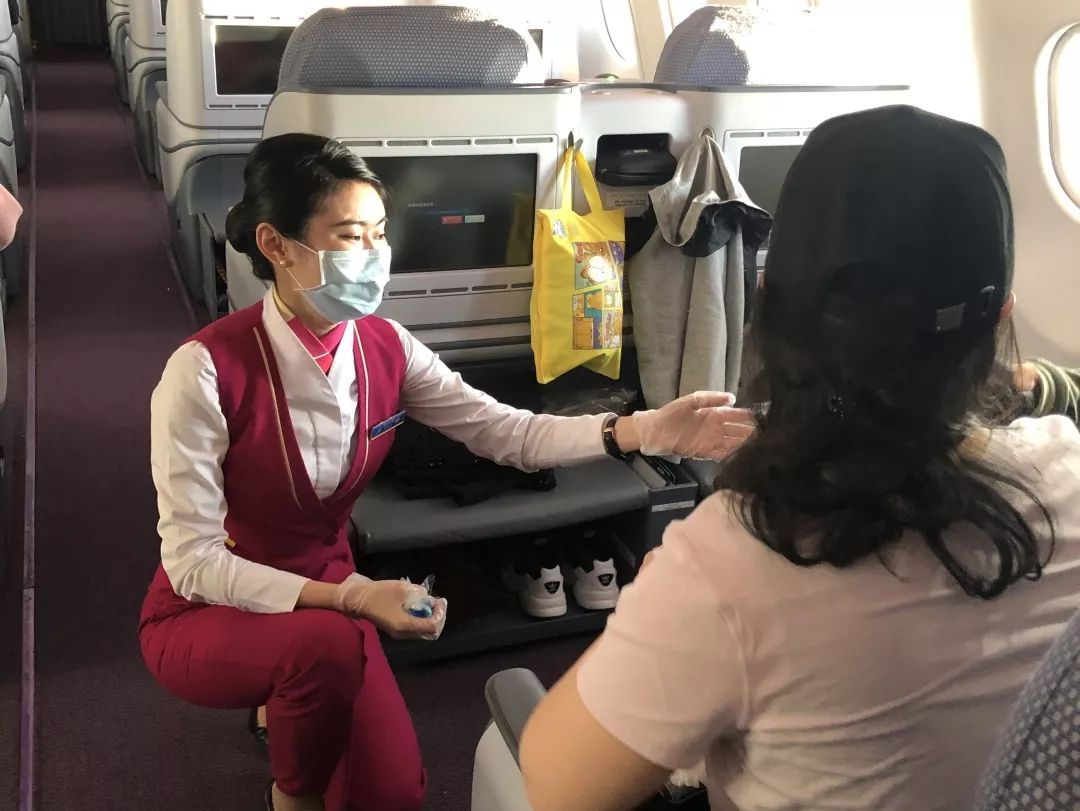 蓝天逆行者：WeAreCZForeignCabiners.我们是南航外籍乘务员