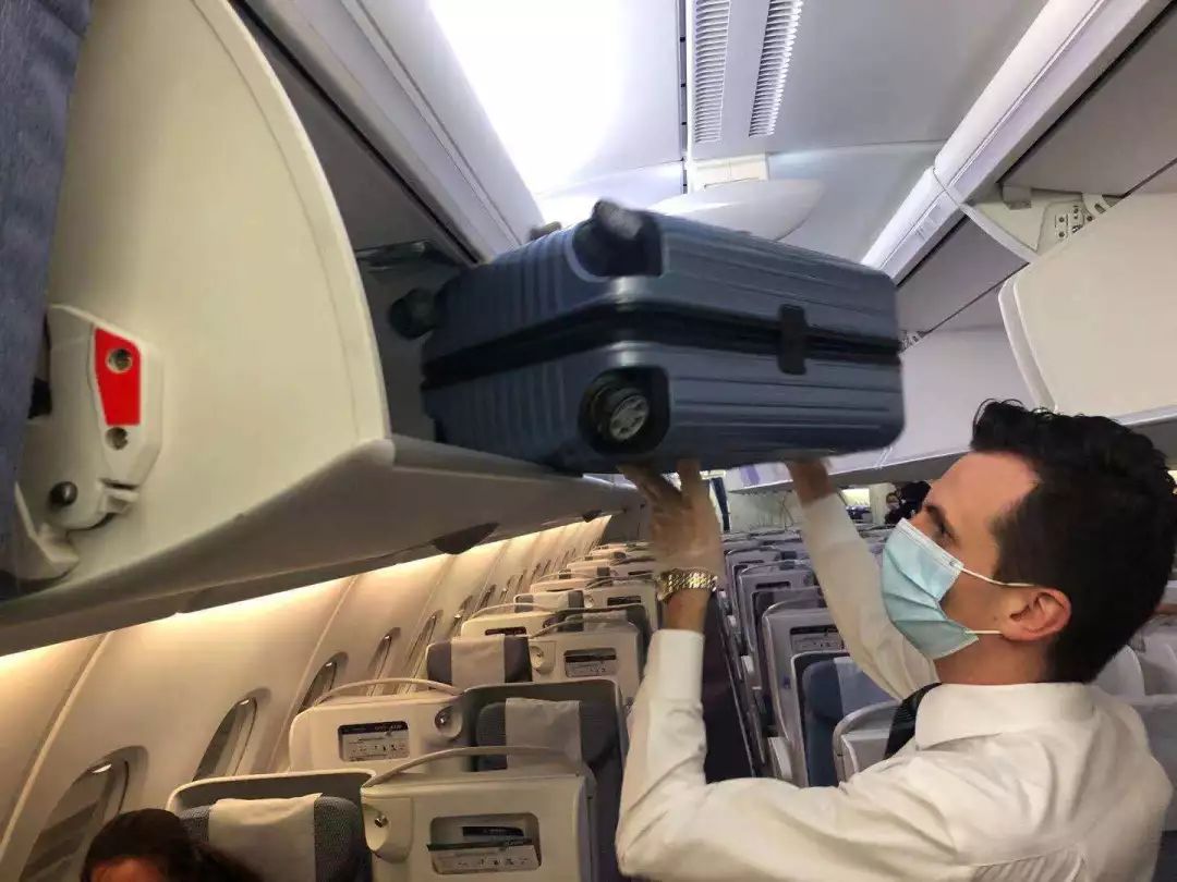 蓝天逆行者：WeAreCZForeignCabiners.我们是南航外籍乘务员