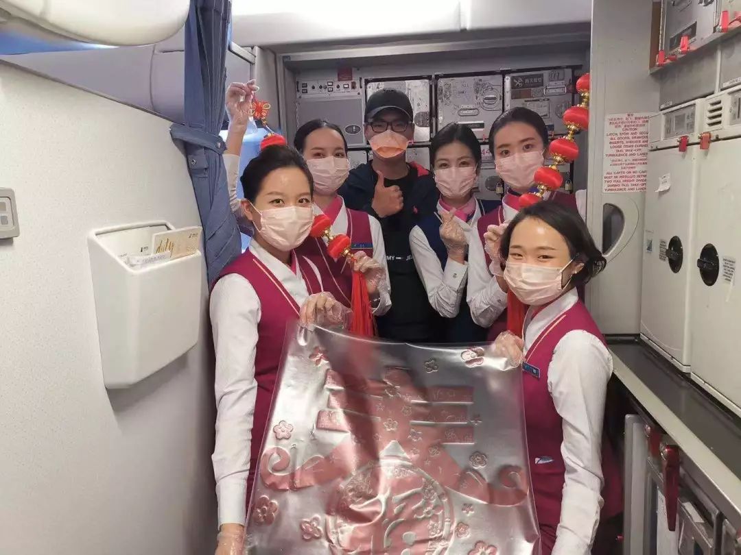 蓝天逆行者：WeAreCZForeignCabiners.我们是南航外籍乘务员