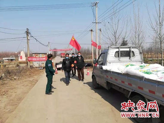 汝州市党员社区防疫志愿者,包村干部变身抗疫先锋