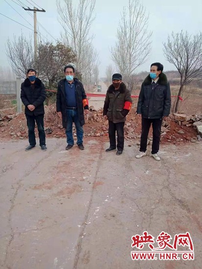 汝州市党员社区防疫志愿者,包村干部变身抗疫先锋