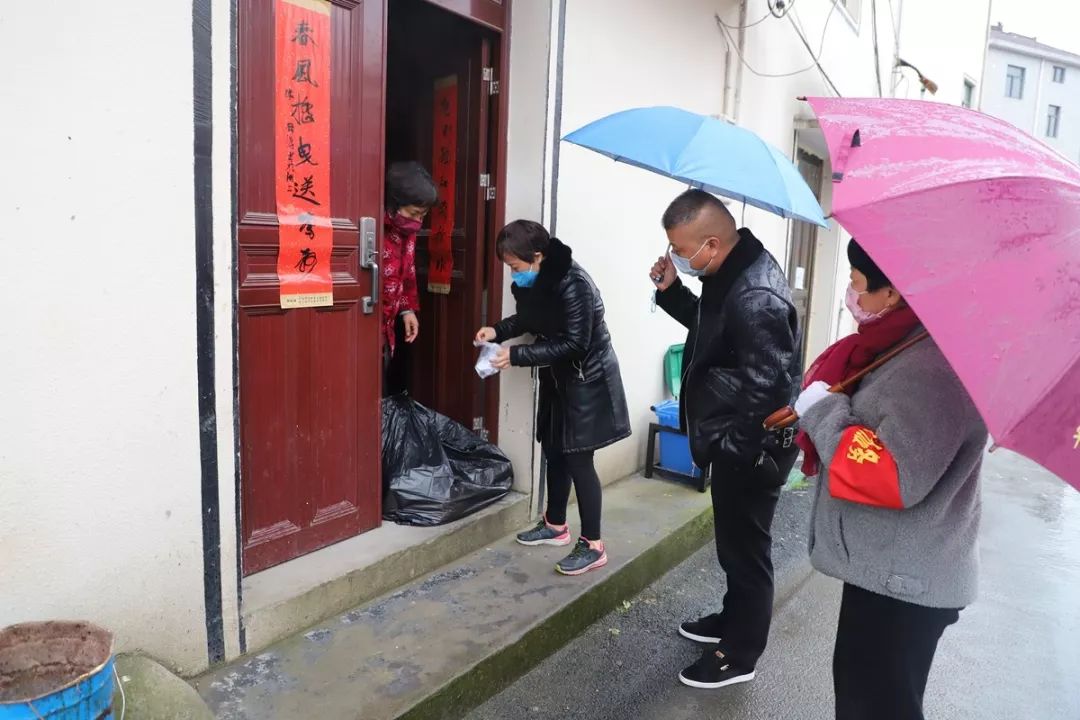 三餐食材有配送,生活物品有代购…富阳这个镇推出“服务11条”让村民安心居家