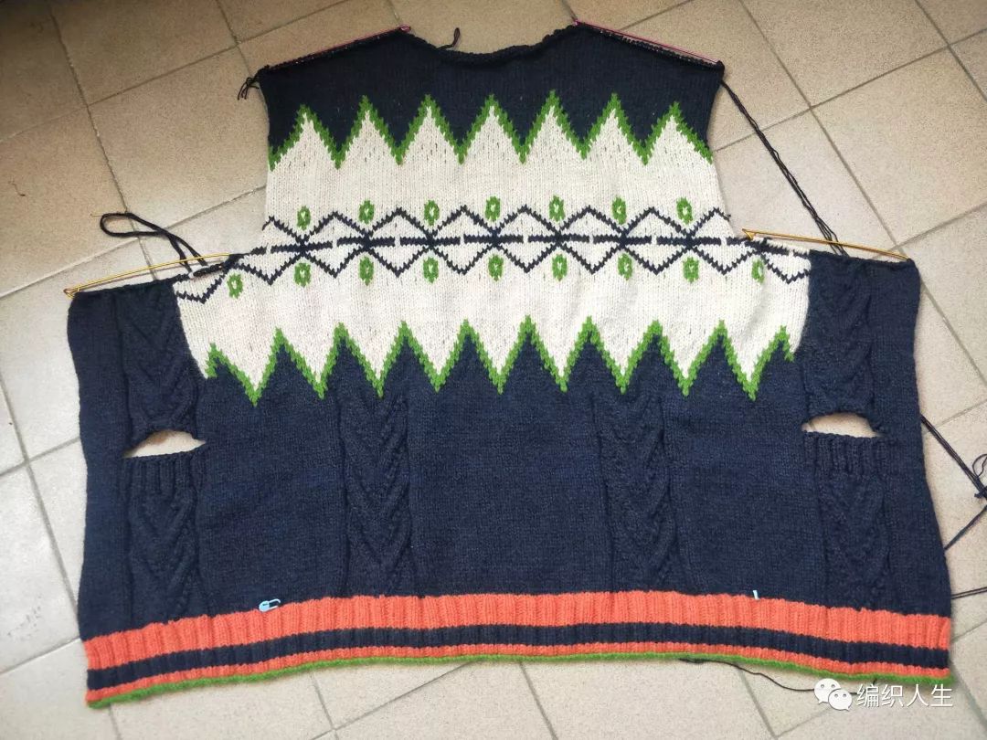 简单款儿童棒针v领开衫毛衣,v领棒针开衫外套前片