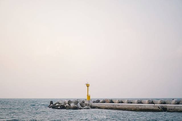 济州岛旅行遇到下雨,日记三年级海边游玩