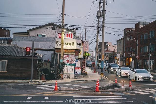 济州岛旅行遇到下雨,日记三年级海边游玩