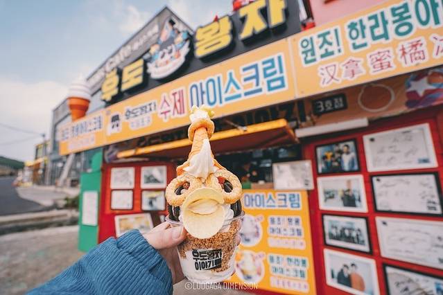 济州岛旅行遇到下雨,日记三年级海边游玩