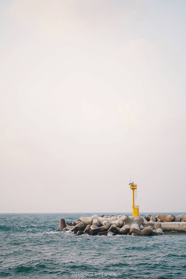 济州岛旅行遇到下雨,日记三年级海边游玩