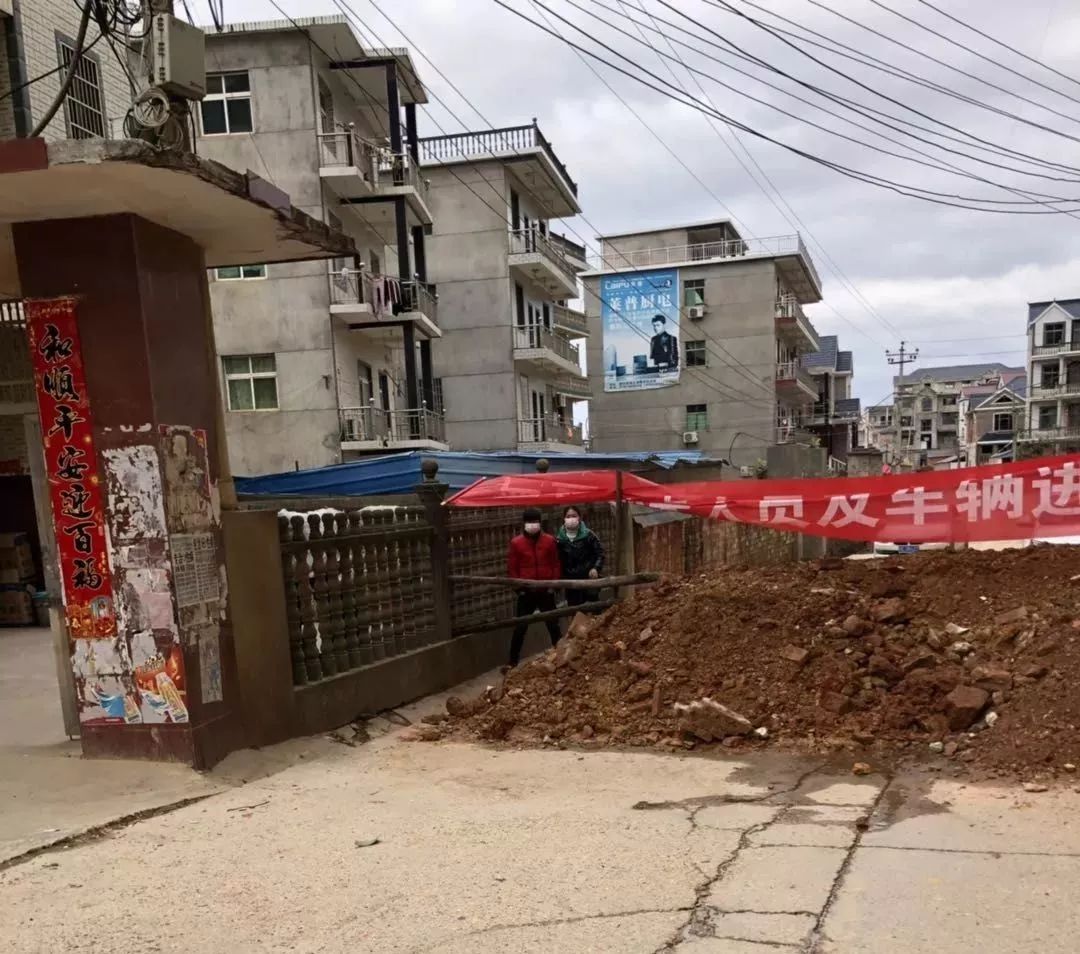 “封城”致奶粉供货难配送难,母婴店主自救