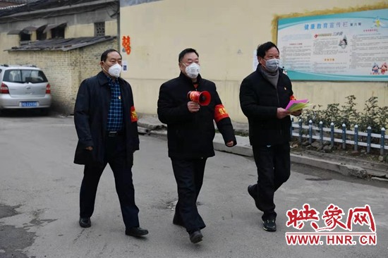 平顶山卫东区疫情防控一线党旗红,防控疫情翠山湖党员干部在行动