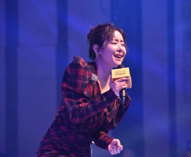 李宇春尚雯婕安又琪同台视频,安又琪是哪届超女视频