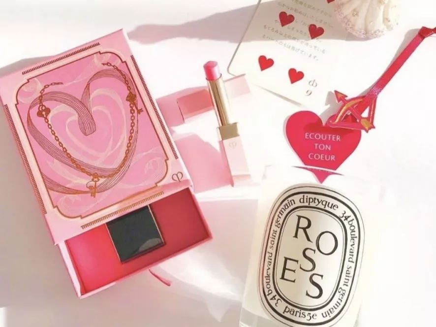 兰蔻2022情人节限定红丝绒小蛮腰,兰蔻黑桃红心丝绒限定