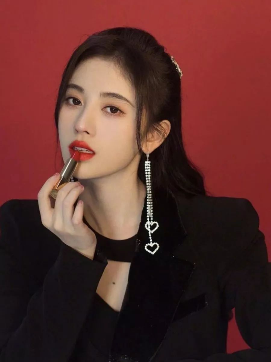 兰蔻2022情人节限定红丝绒小蛮腰,兰蔻黑桃红心丝绒限定