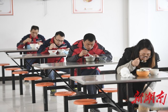 筑牢前线,织密疫情防控网筑牢阻击隔离墙