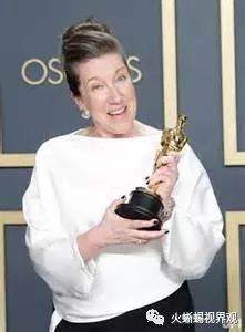 奥斯卡获奖影片《小妇人》的服装设计师是如何混搭风格和时代的?