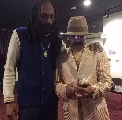 kanye采访drake妈妈,drake跟kanye的妈妈