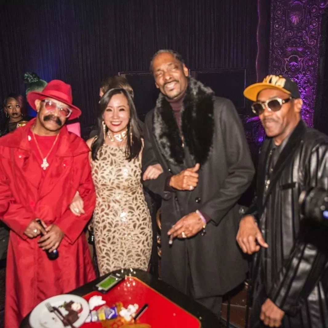 kanye采访drake妈妈,drake跟kanye的妈妈