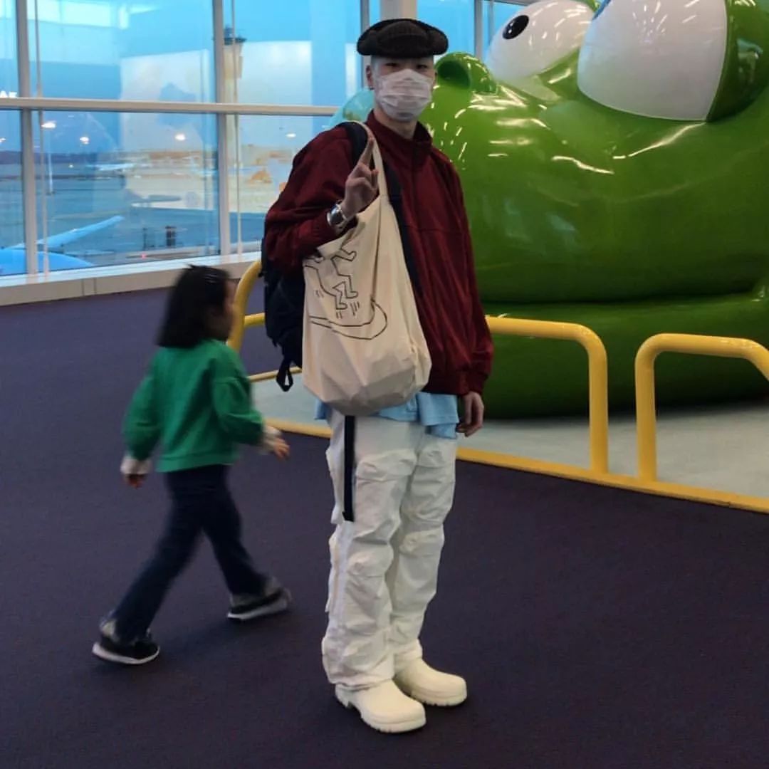 kanye采访drake妈妈,drake跟kanye的妈妈