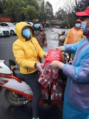 社区业委会物业联动助小区防控,物业业委会社区各出其力共同抗疫