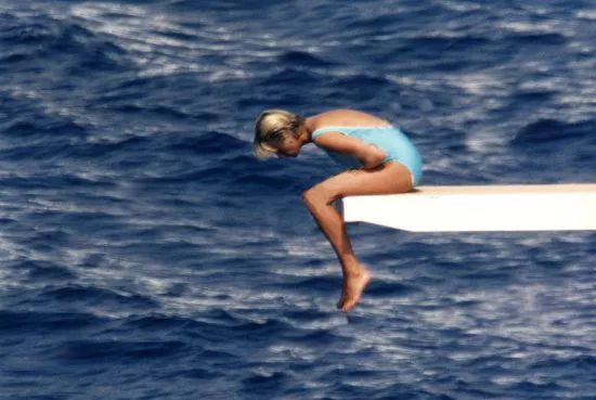 肩胛骨平平的怎么美起来,开肩美背改善翼状肩胛