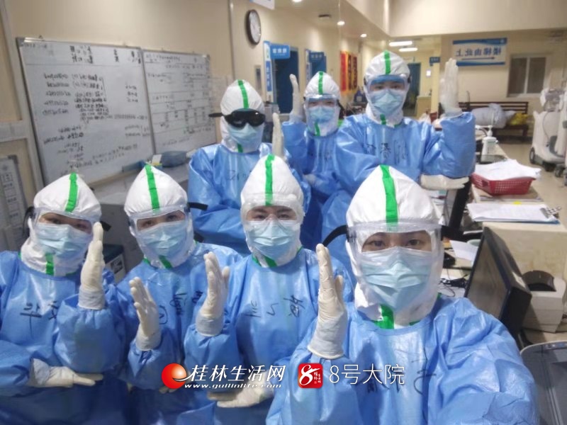 护目镜起雾,抽血抽很多次都抽不出来,患者一句话却让大家都笑了