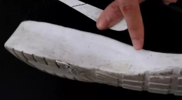 白鞋边发黄怎么变白小窍门,白鞋穿一天就脏了有什么小妙招