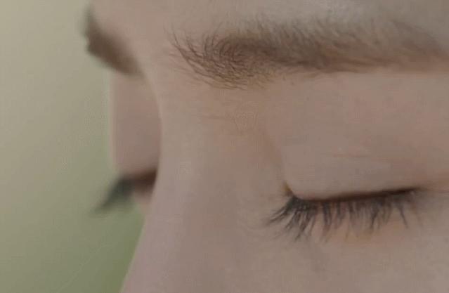 沈梦辰烫睫毛,沈梦辰太阳花睫毛