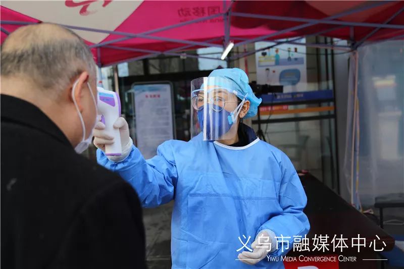 战疫平凡的岗位是不平凡的坚守,战疫后方平凡岗位上的坚守和奉献