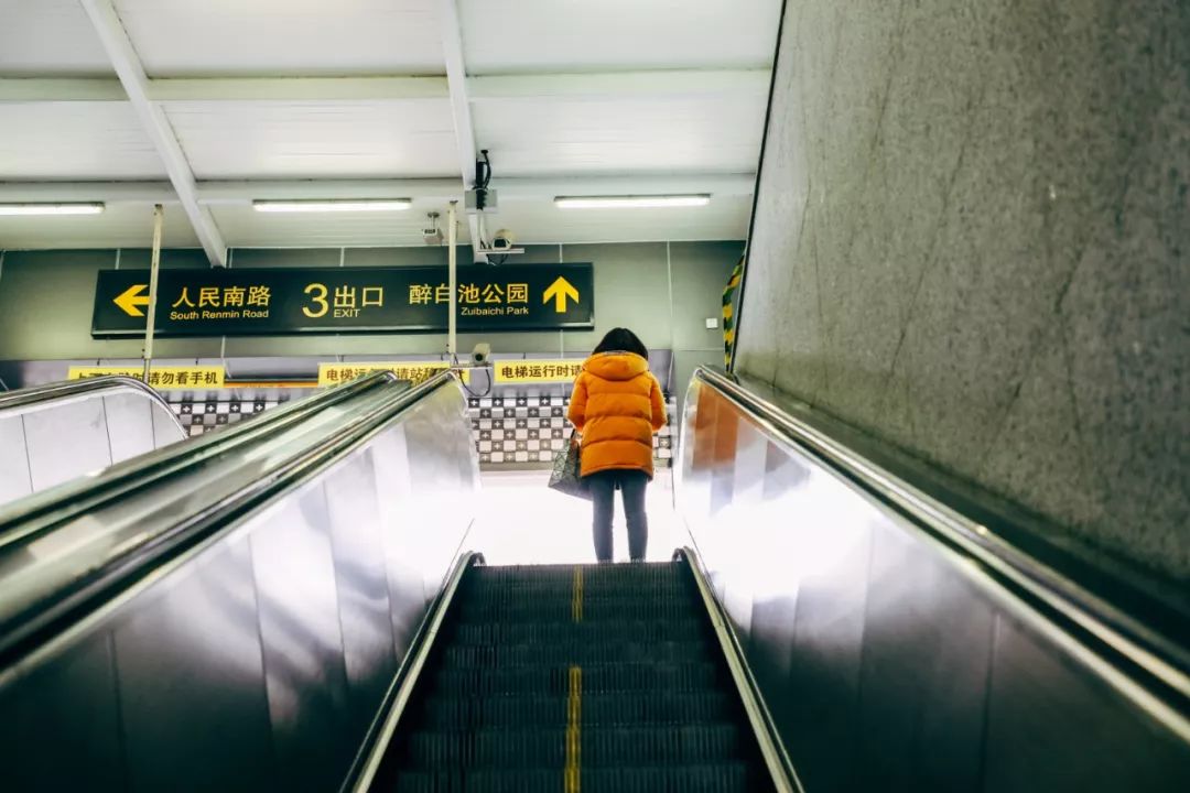 待阴霾散去我们一起去看海,待阴霾散去看春暖花开