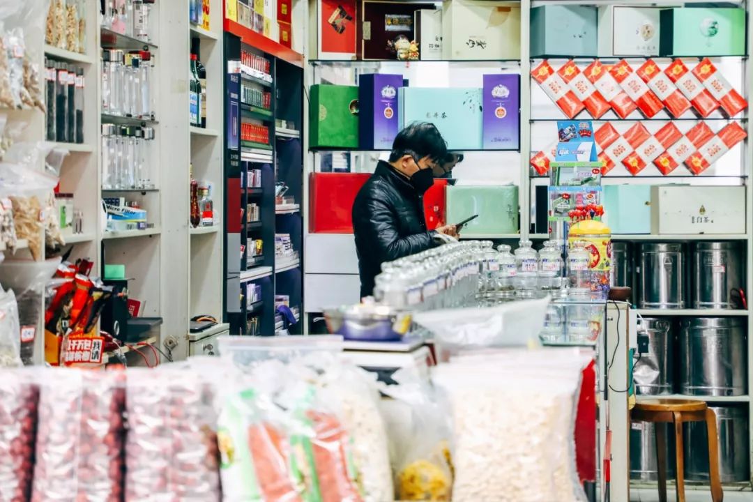 待阴霾散去我们一起去看海,待阴霾散去看春暖花开