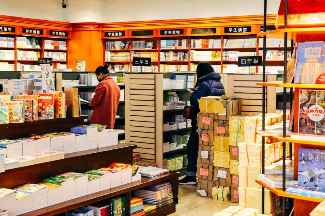 待阴霾散去我们一起去看海,待阴霾散去看春暖花开