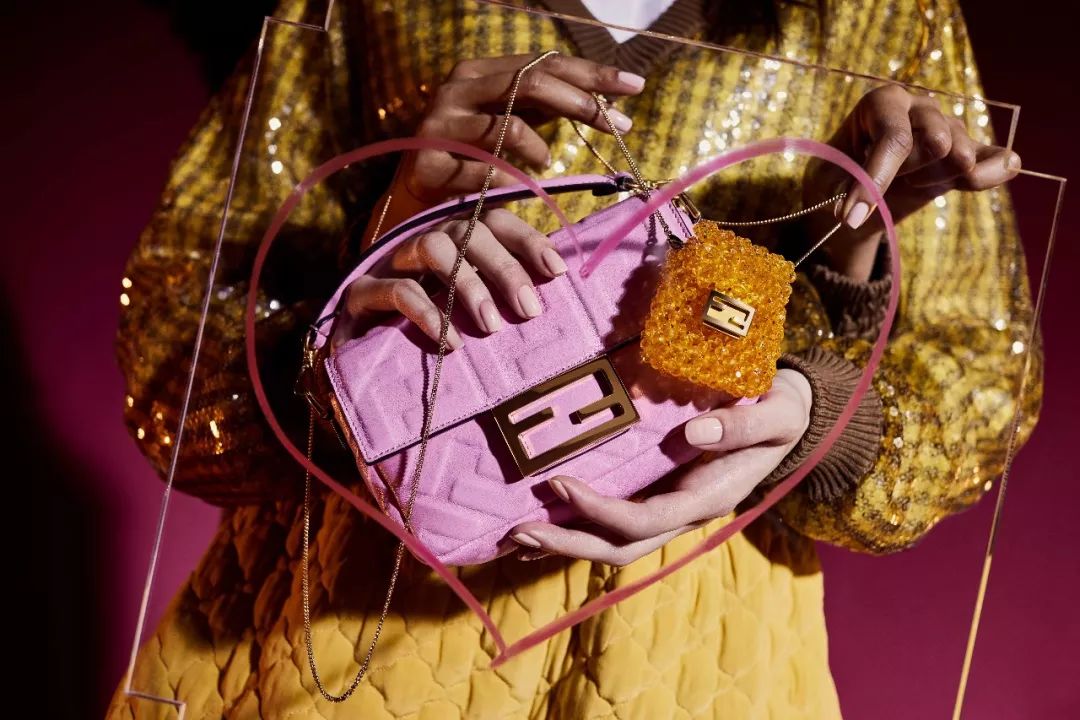 情人节除了吃饭看电影还能干嘛,情人节除了吃饭看电影还能干什么