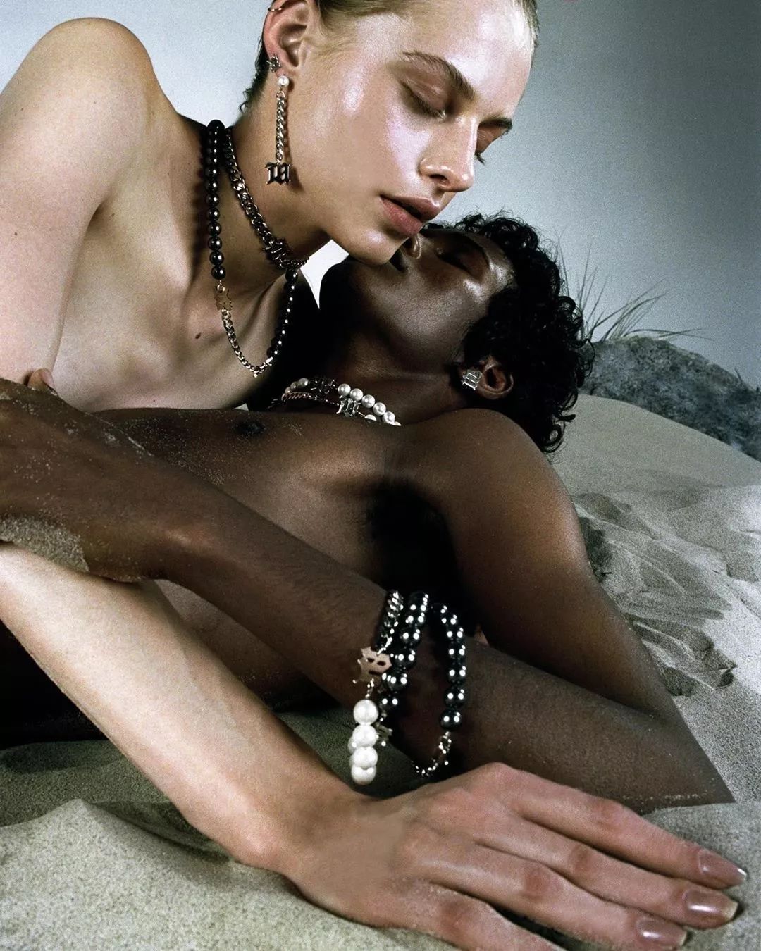 赶紧入手|一起做个戴珍珠项链的*男美**纸