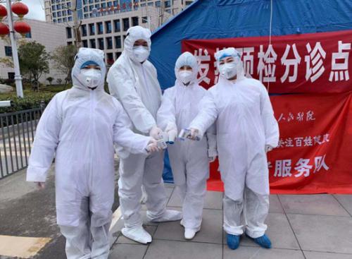 湖北英山：你“医”无反顾抗疫，身后有我深情守望