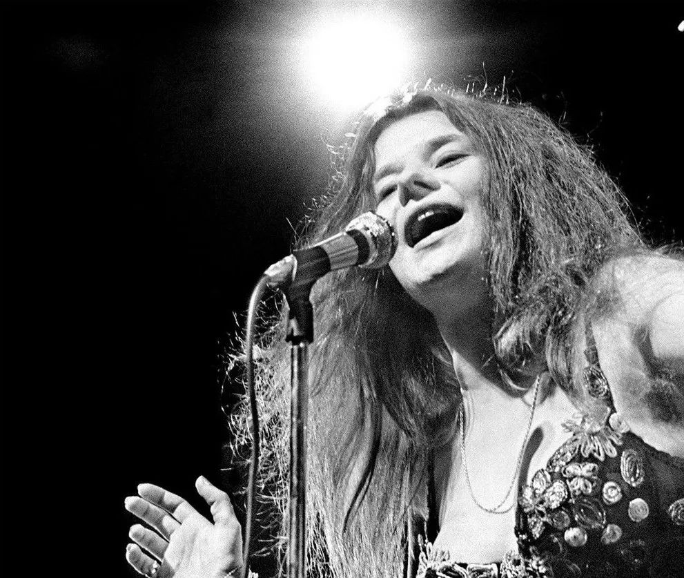 老派情歌|我已经苍老,可我依然会沦陷于千吻之深