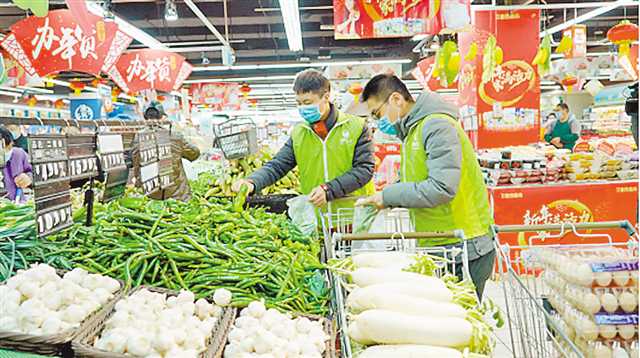 重庆抗疫一线工作者,给抗疫志愿者和医护人员送温暖