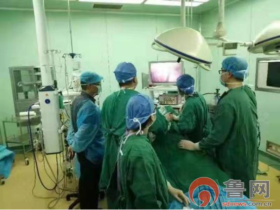 牡丹区中心医院成功完成首例腹腔镜下肾囊肿去顶减压手术