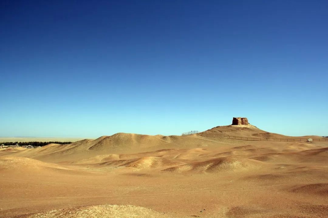 青山一道同云雨王昌龄解释,王昌龄最著名的诗青山